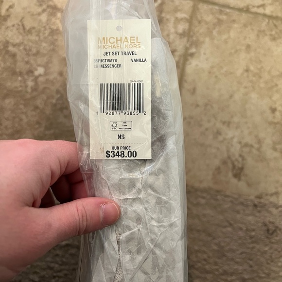 Michael Kors Crossbody Bag - Picture 4 of 7